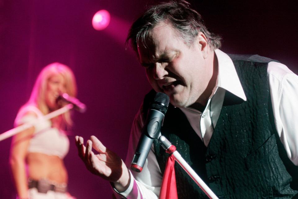 Meat Loaf performs in 2007 at a concert in New York's Madison Square Garden.