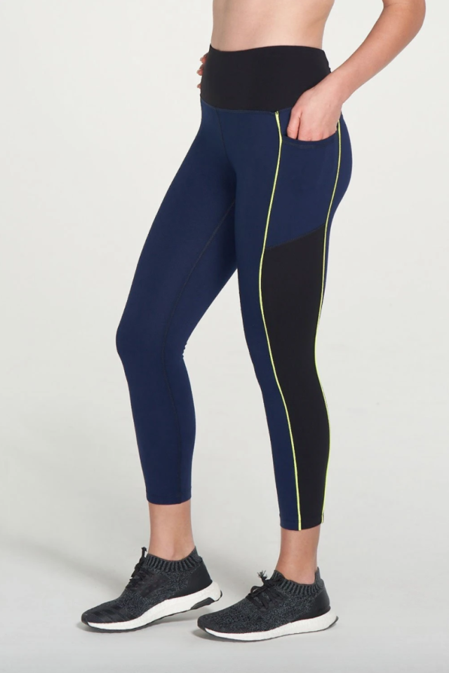 Tory Sport Tory Burch Compression Logo 7/8 Legging in Black