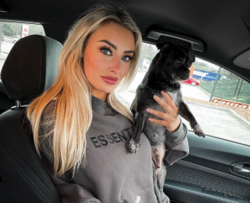 Chloe Crowhurst told fans she was in a serious car accident (Instagram/Chloe Crowhurst)