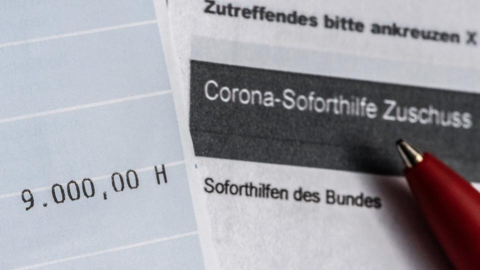 Wer Corona-Soforthilfe bekommt, muss damit keine alten Schulden begleichen. Das Geld ist dazu bestimmt, aktuelle finanzielle Engpässe zu überbrücken.