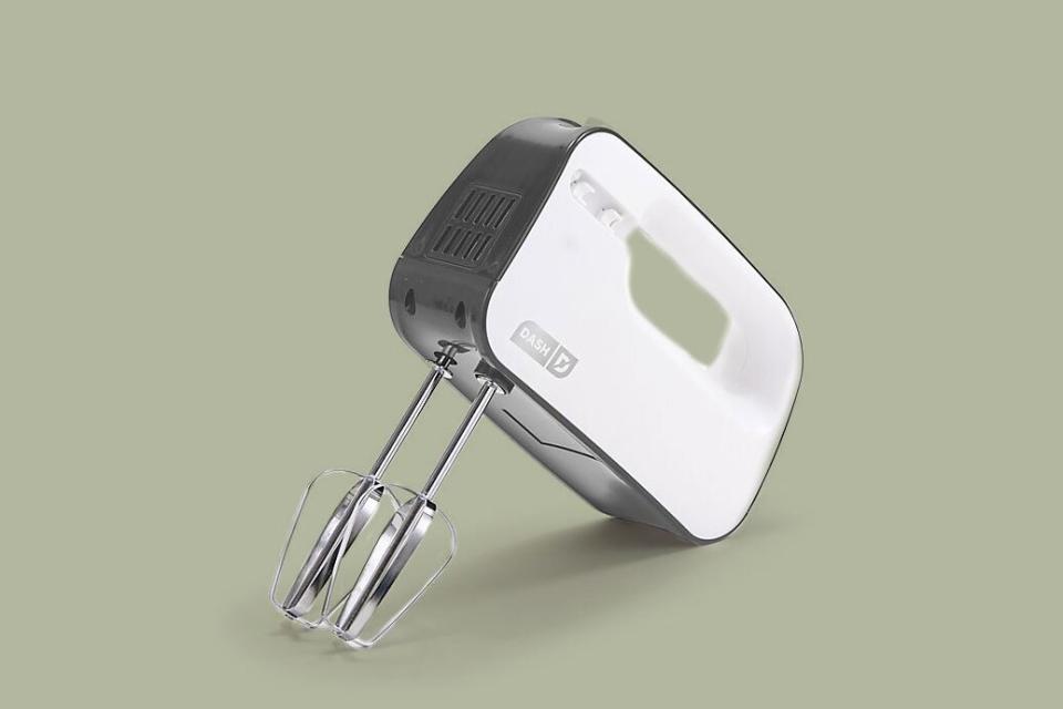 Dash SmartStore Hand Mixer