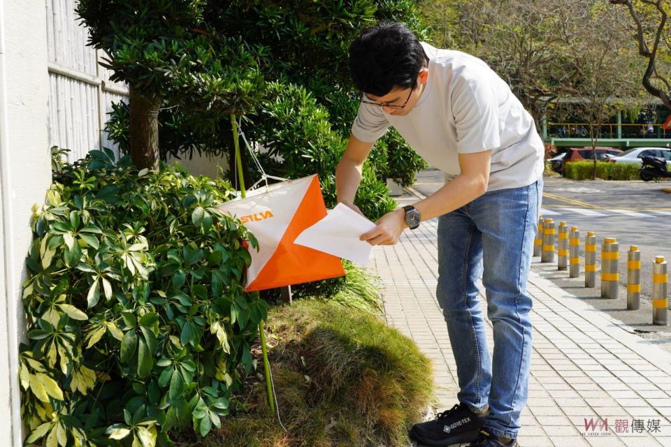 ▲大葉大學學生在校園體驗定向運動。（記者陳雅芳攝）