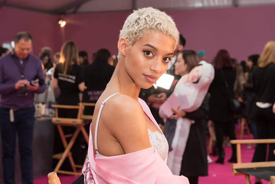 <p>Jourdana Phillips rocked her natural hair (dyed platinum blonde) for the show. <em>(Photo: Getty Images)</em> </p>