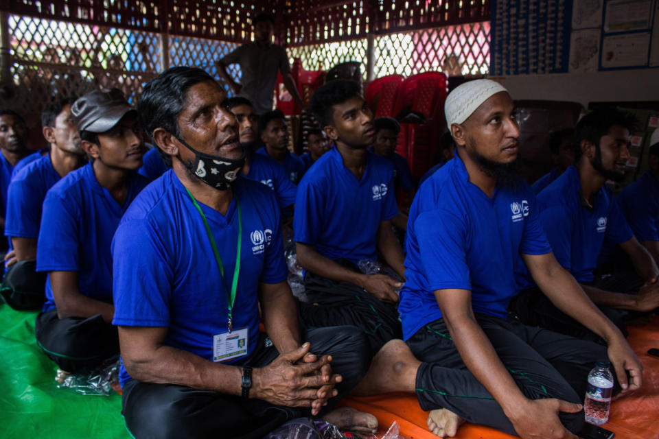 Rohingya refugees attend a training session on responding to elephants&nbsp;at Kutupalong in late March. (Photo: Kazi Riasat Alve for HuffPost)