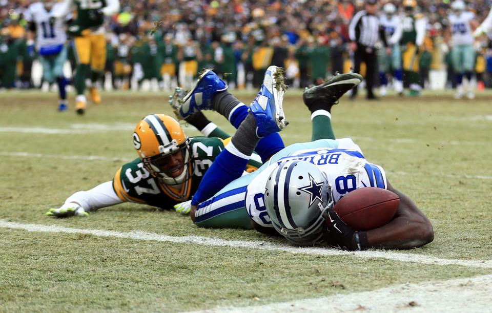 Dallas Cowboys wide receiver Dez Bryant is unable to catch a pass against the Green Bay Packers in a 2014 NFC divisional playoff game.