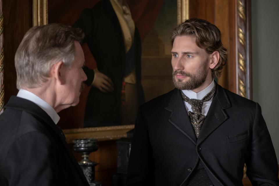 Edward Holcroft, right, stars as Arthur Kinnaird (Netflix)