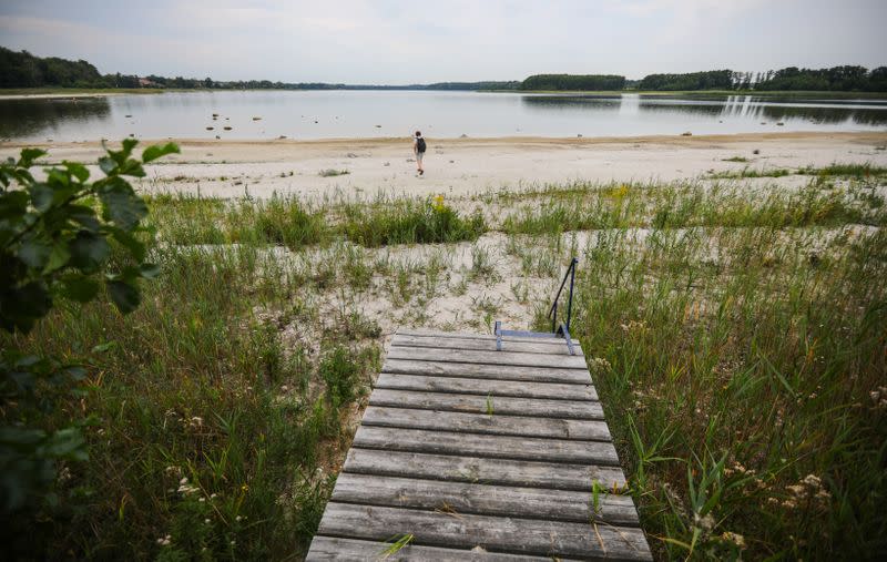 Lake Seddin dries out