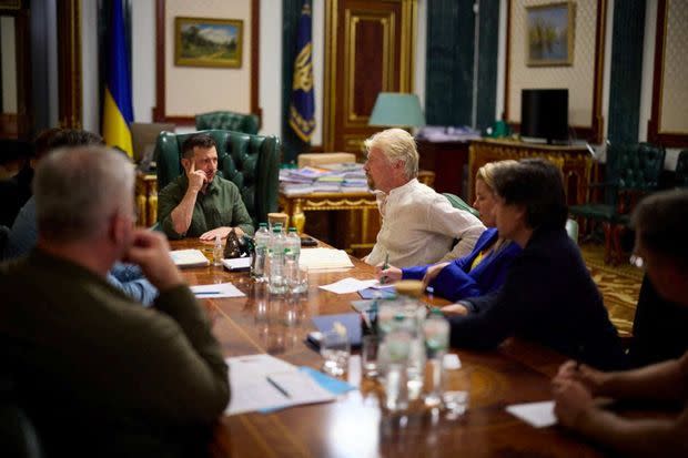 Volodymyr Zelensky et Richard Branson au palais présidentiel de Kiev, le 29 juin 2022.