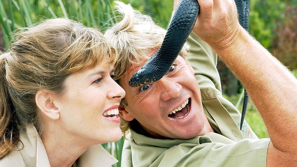 san francisco june 26 exclusive the crocodile hunter, steve irwin, r shows a snake to his wife terri l at the san francisco zoo on june 26, 2002 in san francisco, california irwin is on a 3 week tour to promote the release of his first feature film, the crocodile hunter collision course is due in theaters july 12th photo by justin sullivangetty images