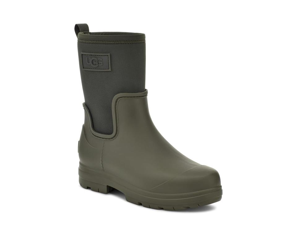 Zappos Rain Boots Sale: Major Discounts on UGG, Crocs, Hunter & More