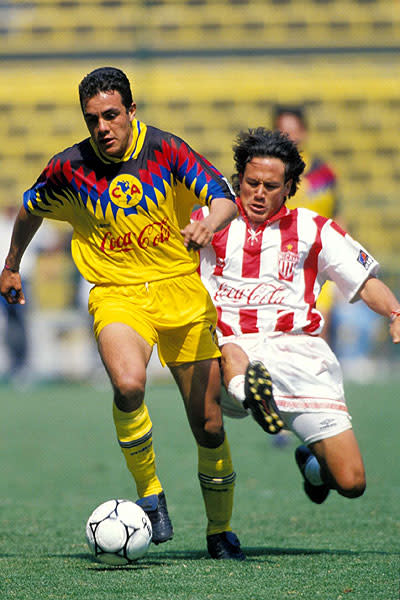 América. Debuta con las Águilas. 1992-1997