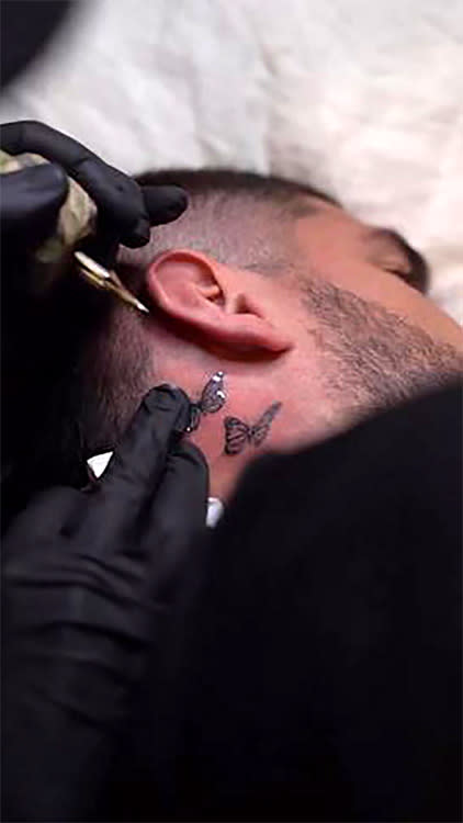 Rodrigo de Paul se hace el tatuaje