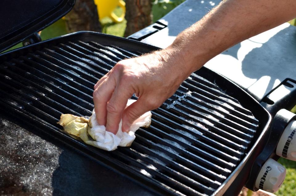 Clean Your Grill Grates