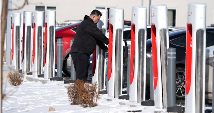 許多電動車車主在面臨芝加哥及其周邊地區的嚴寒氣溫時遇到了困難。（示意圖／達志／美聯社）