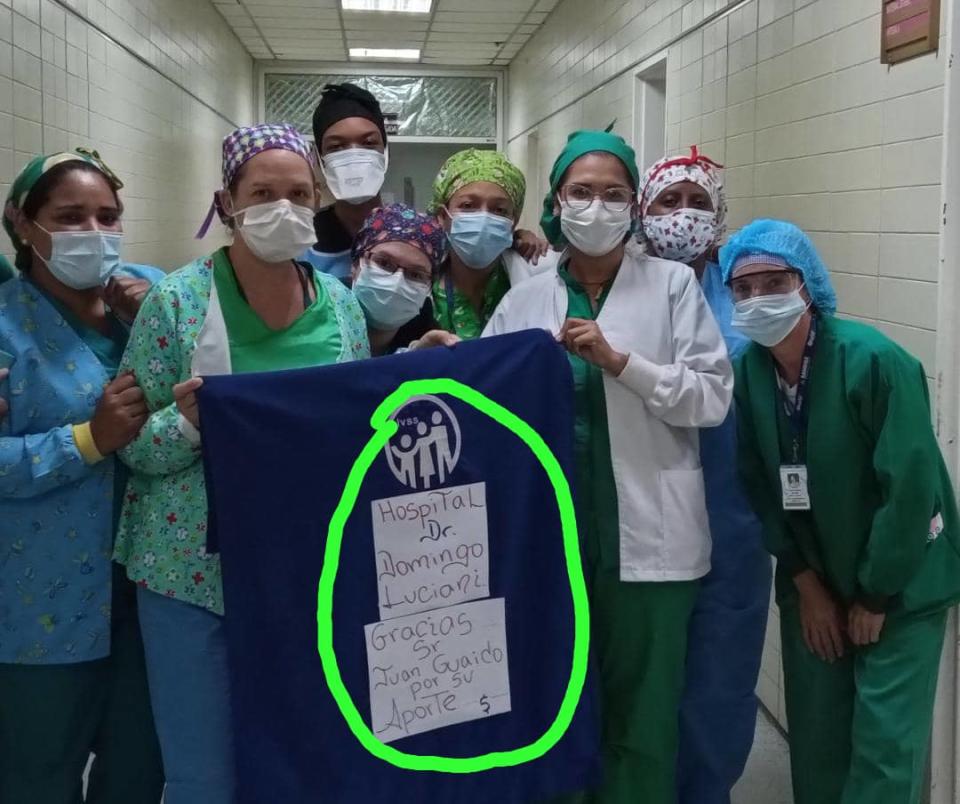 Por publicar esta imagen en una cuenta privada de Instagram, cinco enfermeras y dos médicas residentes del hospital Domingo Luciani, en Caracas, fueron sancionadas. El hecho de que agradecieran al presidente del Parlamento, Juan Guaidó, el pago de un bono de 100 dólares, les costó la apertura de una investigación por proselitismo político.