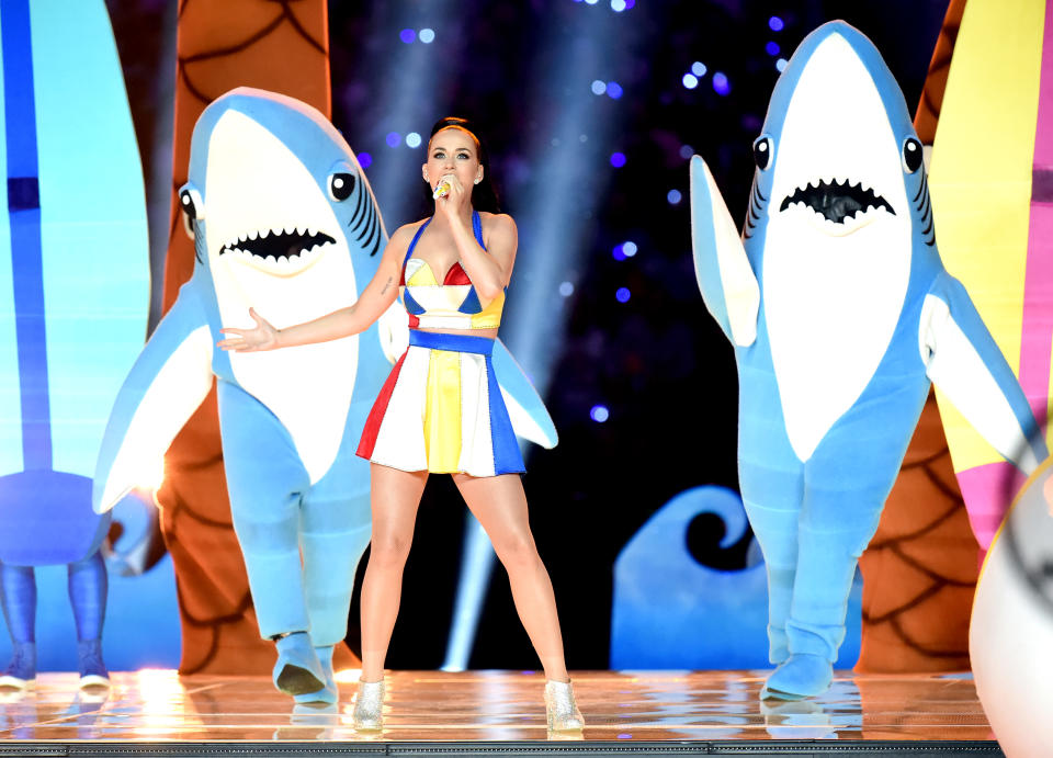 Katy Perry performs during the Pepsi Super Bowl XLIX Halftime Show at University of Phoenix Stadium on February 1, 2015 in Glendale, Arizona. (Photo by Jeff Kravitz/FilmMagic)