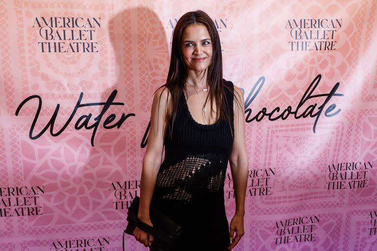 Katie Holmes en la apertura de la temporada de verano del American Ballet Theatre en Nueva York. La actriz disfrutó de la performance Like Water For Chocolate en The Metropolitan Opera House 