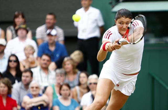 Russia’s Dinara Safina won the first match to finish under the centre court roof