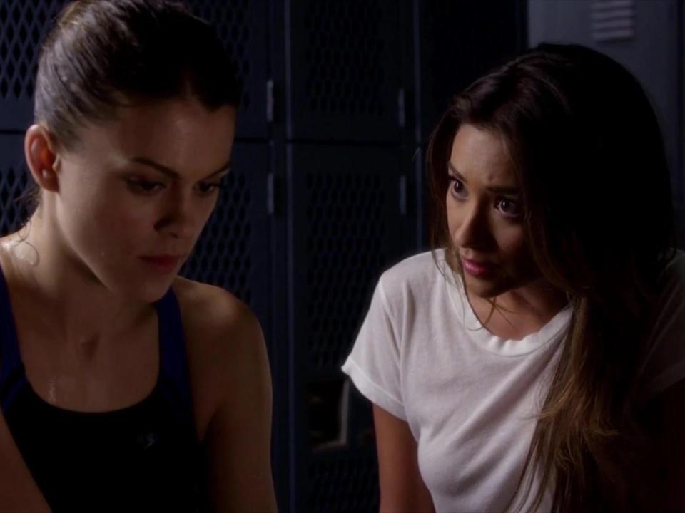 Lindsay Shaw and Shay Mitchell as Paige and Emily in "Pretty Little Liars."