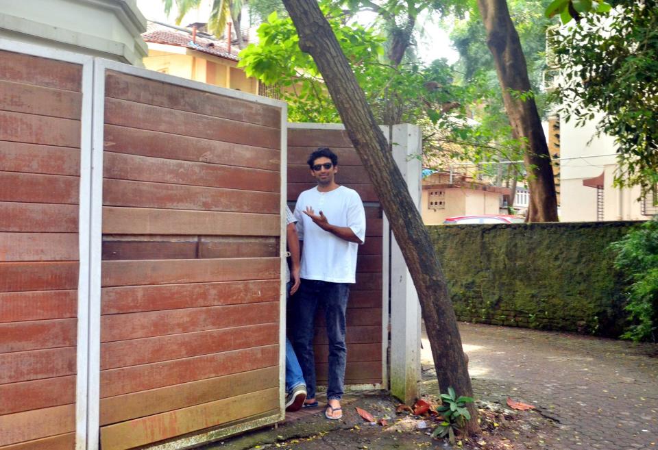 A little birdie tells us that the Roy Kapur brothers are building a new house!