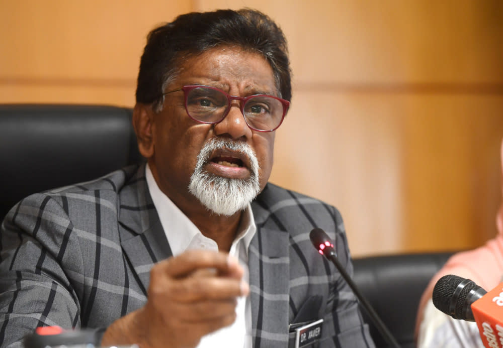 Datuk Dr Xavier Jayakumar speaks at a press conference in Putrajaya January 28, 2020. — Bernama pic