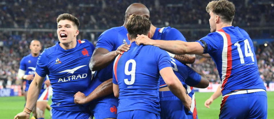 Le XV de France a lancé sa tournée automnale par un succès face à l'Argentine (29-20), samedi 6 novembre, au Stade de France. 
