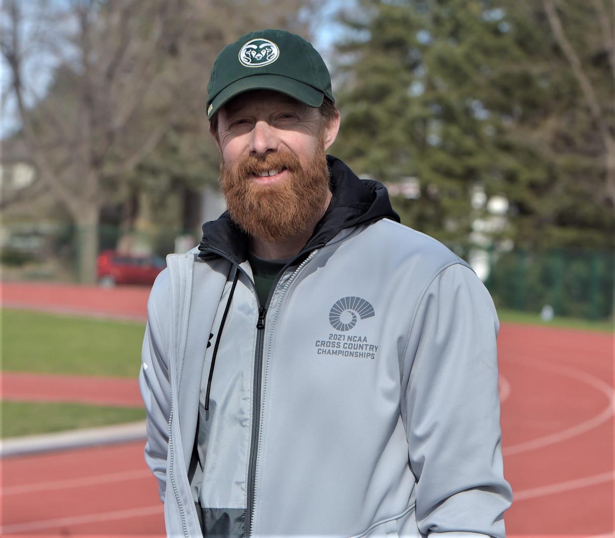 Art Siemers, who has guided the Colorado State cross country and distance running programs to new heights over the past 10 years, is stepping down at the end of the current track and field season to move to Tennessee, where his wife has a new job with the University of Tennessee-Chattanooga's foundation.