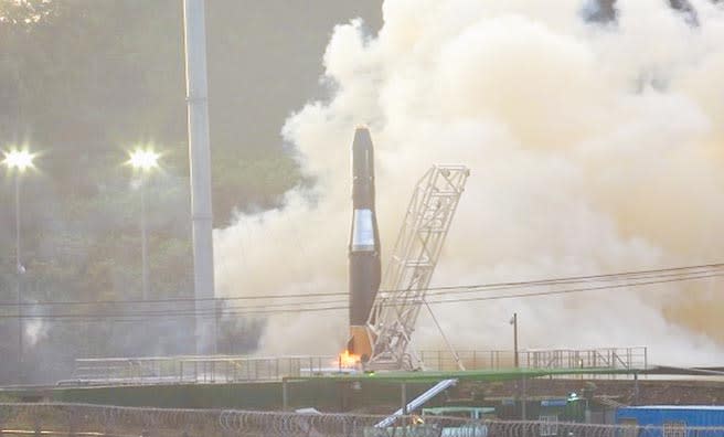 情人節前夕，「飛鼠1號（HAPITF-1）太空火箭13日在台東進行發射，但因高空風切太強，最後終止發射程序。（楊漢聲攝）