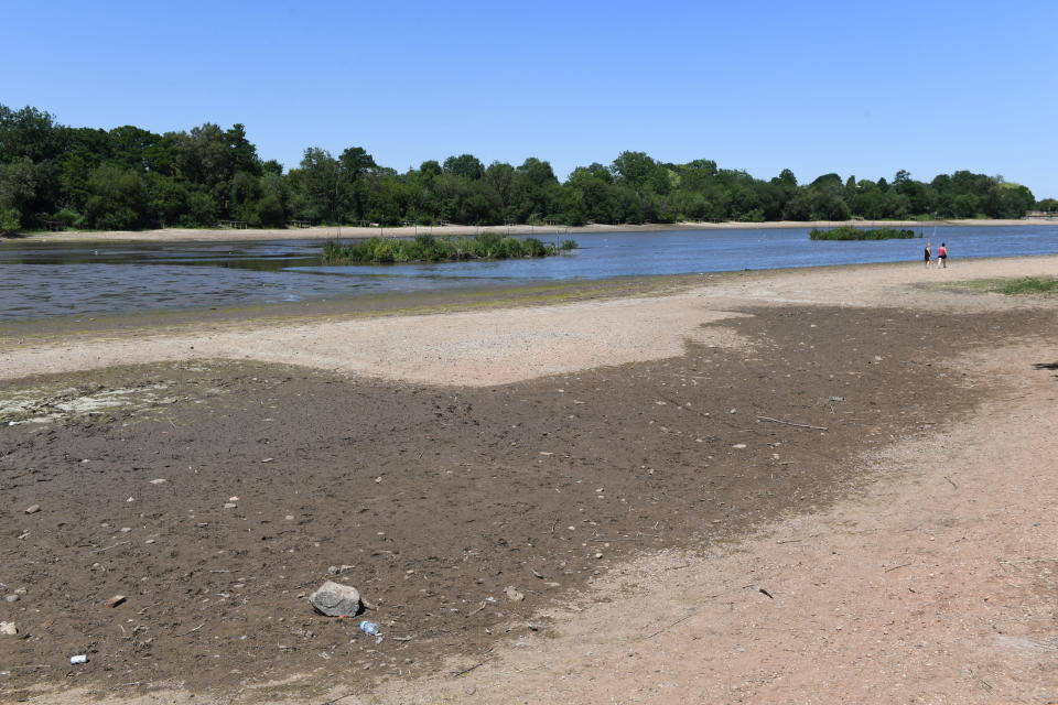 Britain basks in record-breaking heatwave