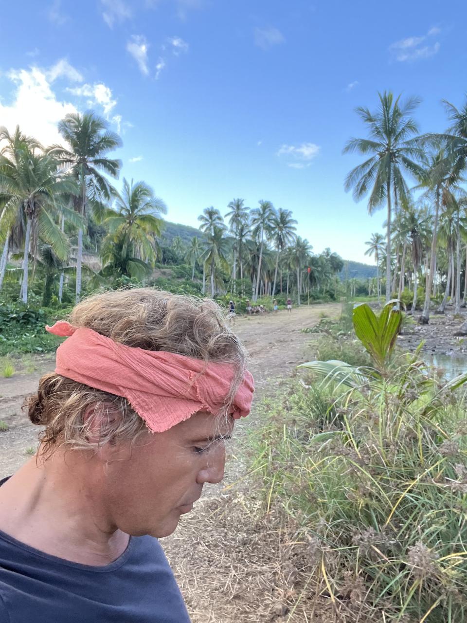 Billy Zane portrays Brando on Tetiaroa