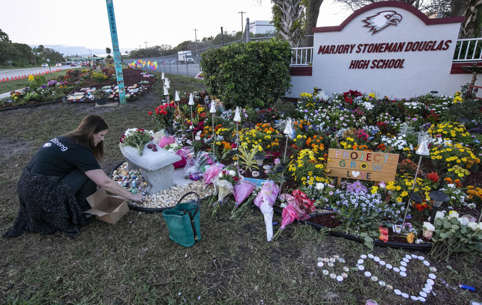 A memorial marking the first anniversary of the mass shooting at Marjory Stoneman Douglas High School in Parkland, Florida. (Photo: Miami Herald via Getty Images)