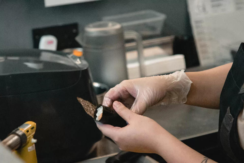 Toku Nori - wrapping handroll