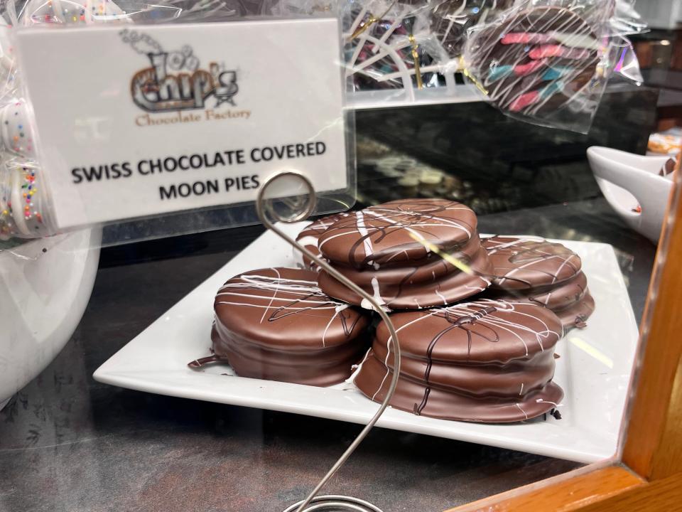 chocolate covered moon pies in the window of a sweets shop in kansas city