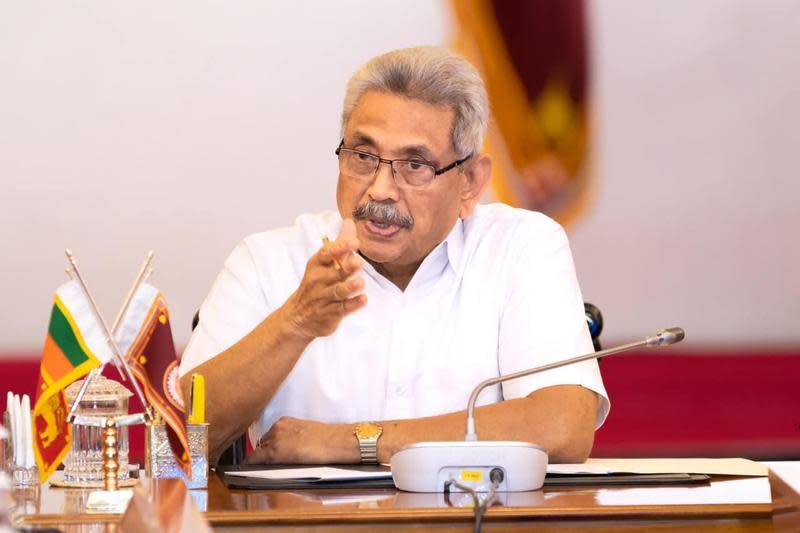 斯里蘭卡破產後，總統拉賈帕克薩落跑，據說逃至新加坡後傳email向議會議長辭職。（翻攝自Gotabaya Rajapaksa臉書）