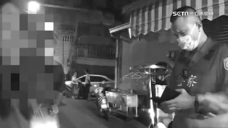 今日凌晨1時許，台南麻豆某民宅內疑似夫妻吵架，丈夫縱火後駕車逃逸。