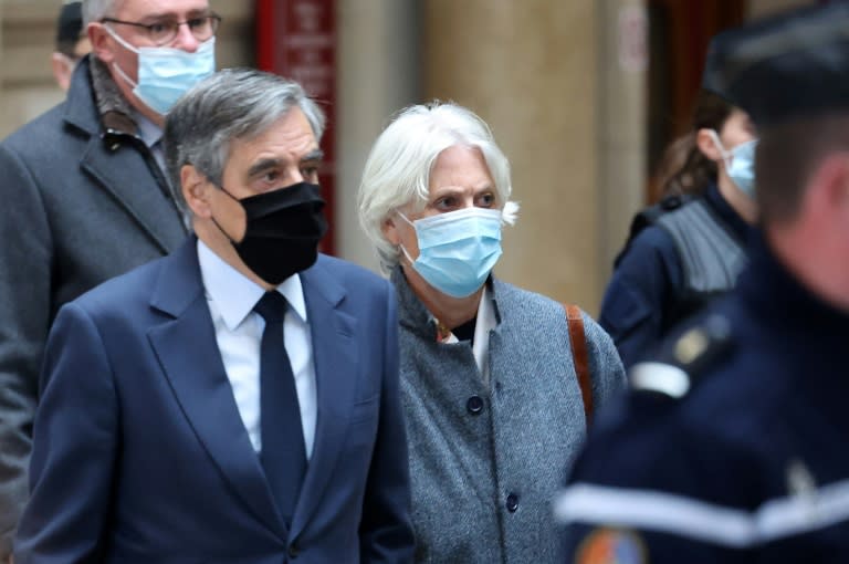 Pénélope Fillon, à côté de son mari l'ex-Premier ministre François Fillon, lors de leur procès en appel, à Paris, le 15 novembre 2021 (Thomas COEX)