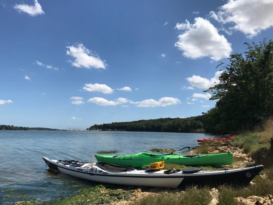 Paddlers can pick up plastic from places that are inaccessible by foot (NOMAD Sea Kayaking )