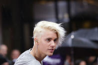 <p>Y lo mismo ocurre con Justin Bieber, el ahora marido de Hailey Baldwin. Esta imagen fue tomada el 10 de septiembre de 2015. (Foto: Gtres) </p>