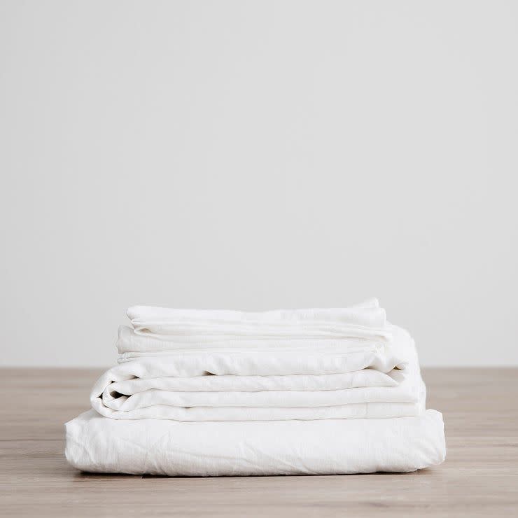 Cultiver Linen Sheet Set With Pillowcases