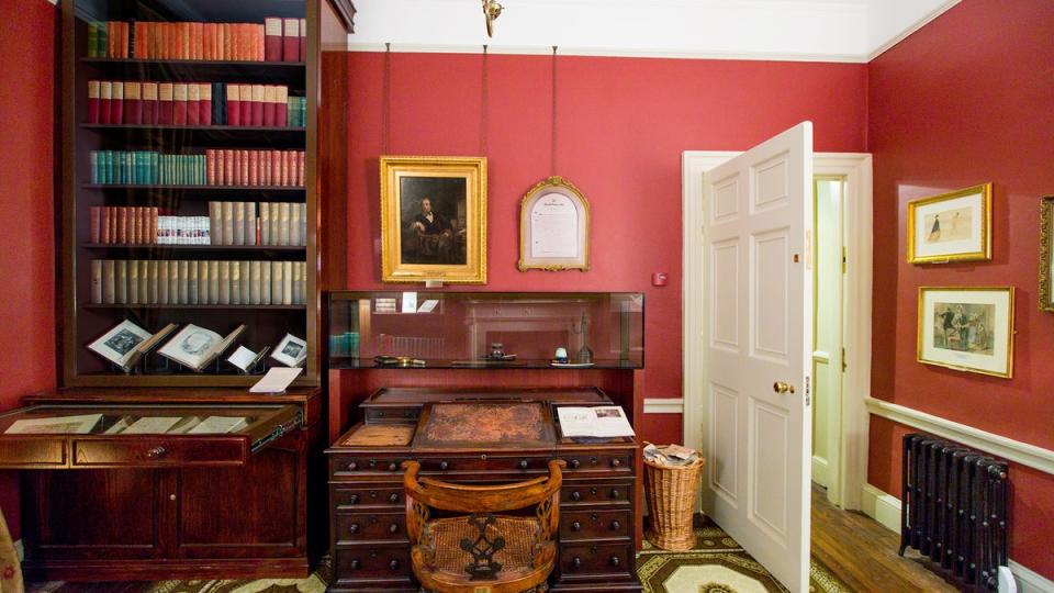 Charles Dickens’s Study at 48 Doughty Street, London (Newangle Copyright, Charles Dickens Museum)