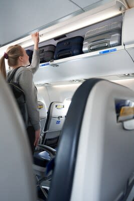 United Becomes First Airline to Add New, Larger Overhead Bins to Embraer E175 Aircraft