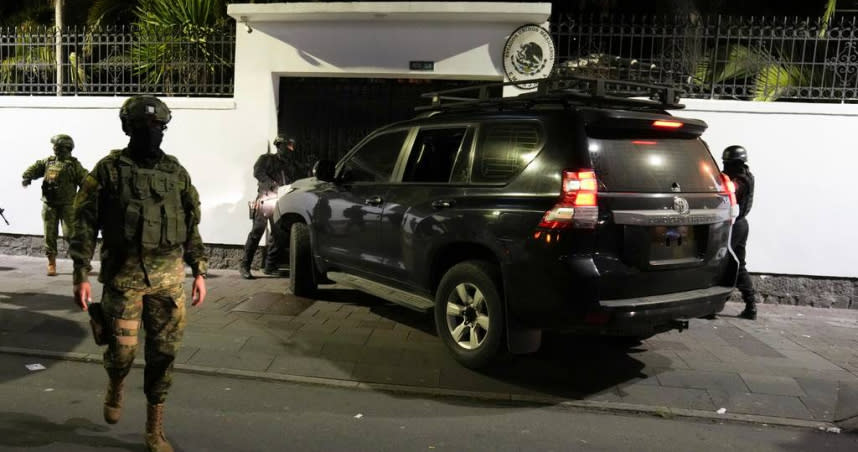 厄瓜多警方硬闖墨西哥大使館逮捕貪汙前副總統。（圖／達志／美聯社）