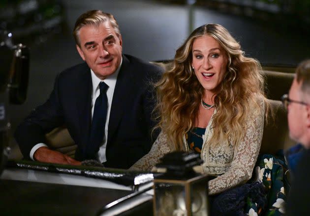 Chris Noth and Sarah Jessica Parker on the set of 