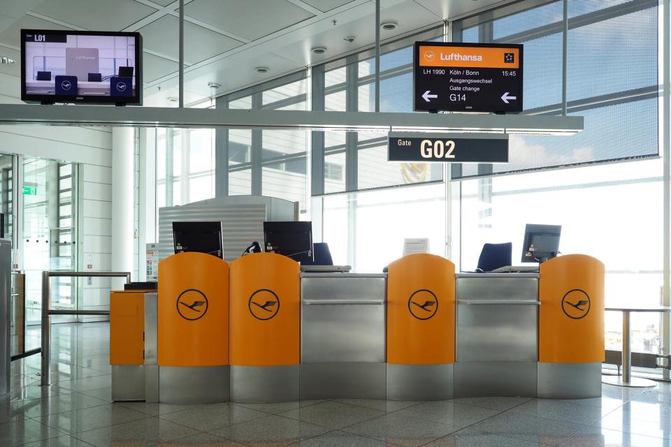 Muenchen Flughafen airport gate for Lufthansa
