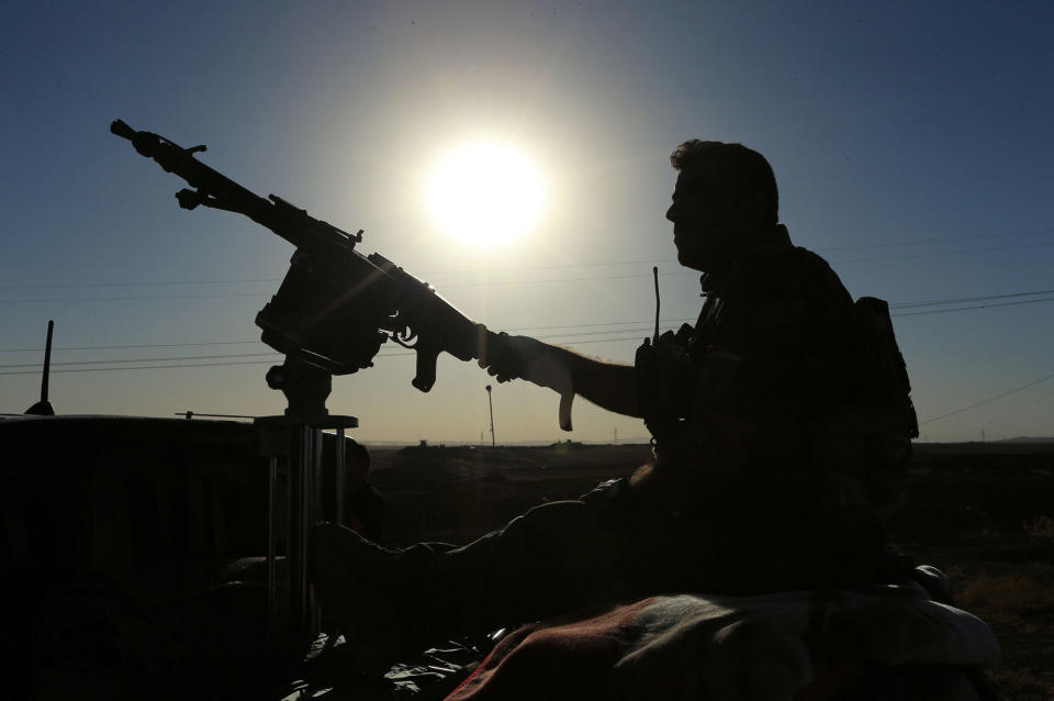 <p>Kurdish Peshmerga fighter is seen in Karez area, west of Mosul, Iraq, Oct. 17, 2017. (Photo: Ari Jalal/Reuters) </p>