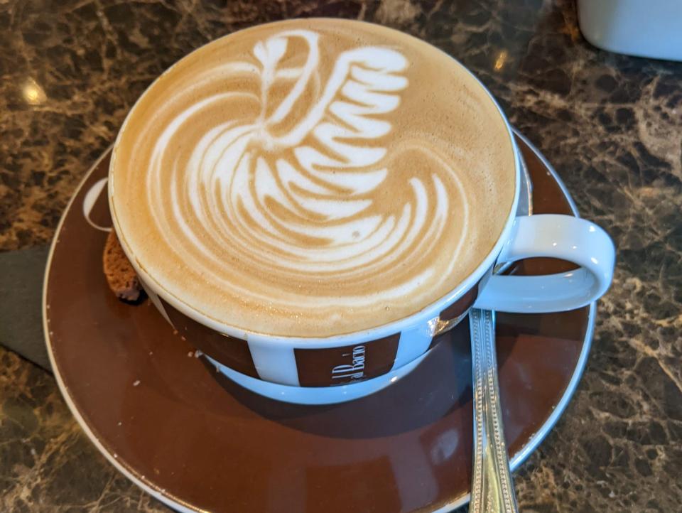 cafe latte with foam art