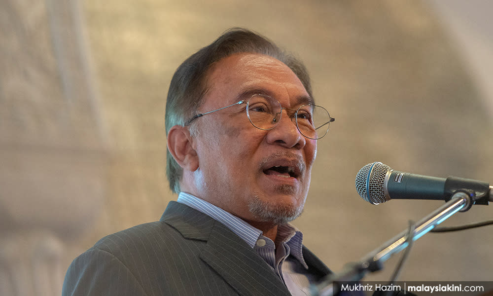 Anwar files suit to challenge PM's 'advice' on emergency
