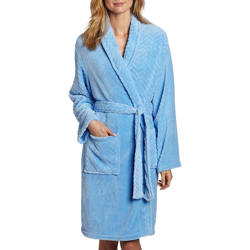 17) Hotel Spa Plush Robe