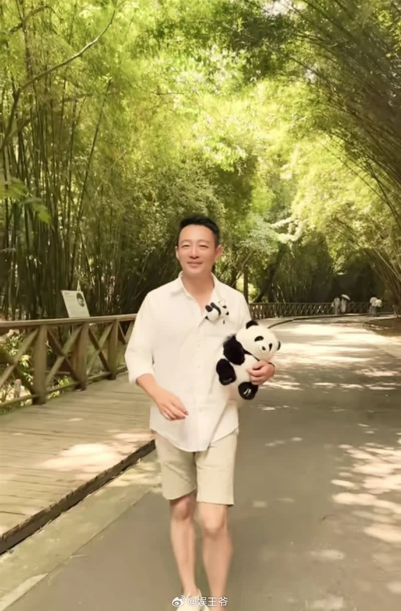 汪小菲到四川看大熊貓。（圖／翻攝微博）