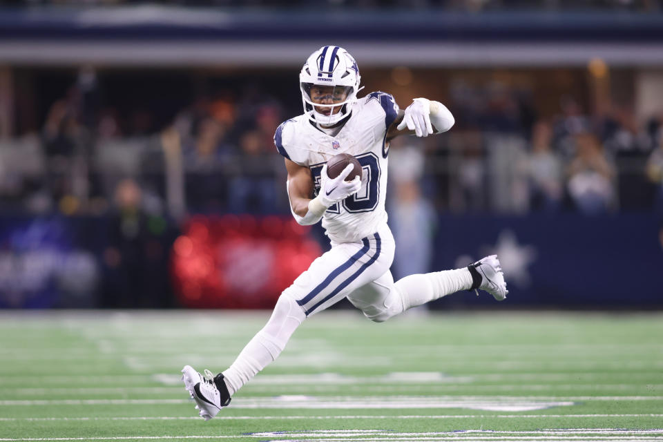 Dec 10, 2023; Arlington, Texas, USA; Dallas Cowboys running back Tony Pollard (20) runs the ball against the <a class="link " href="https://sports.yahoo.com/nfl/teams/philadelphia/" data-i13n="sec:content-canvas;subsec:anchor_text;elm:context_link" data-ylk="slk:Philadelphia Eagles;sec:content-canvas;subsec:anchor_text;elm:context_link;itc:0">Philadelphia Eagles</a> in the game at AT&T Stadium. Mandatory Credit: Tim Heitman-USA TODAY Sports